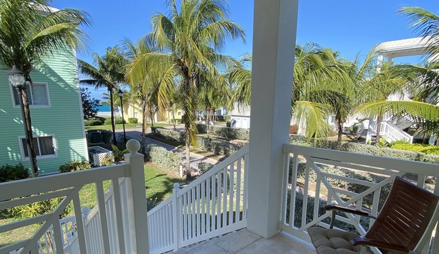 Resort World Studio walking distance to Paradise Beach