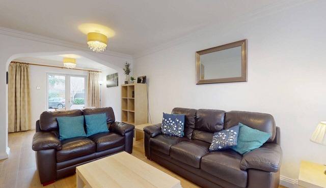 Rewley Road | Oxford Holiday Let | 2 Beds & Sleeps 4