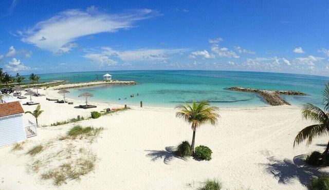 Right on the Beach | Private Garden | Family Friendly | Grill