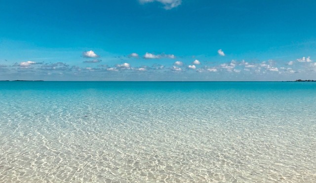Rising Tides Beach Villa, Great Harbour Cay