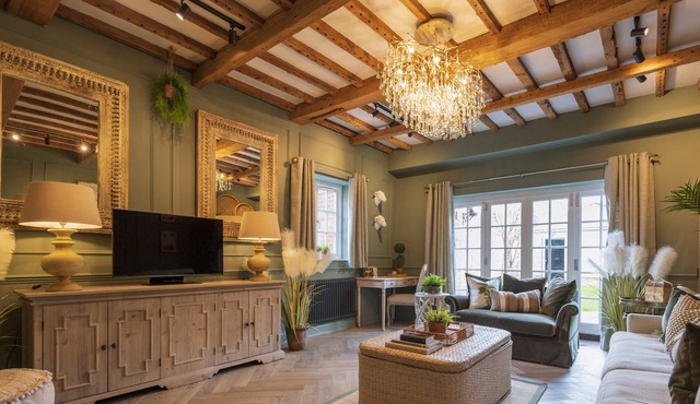 Riverside House - A Truly Unique Stay For 8 Guests