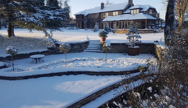 Riverside Lodge