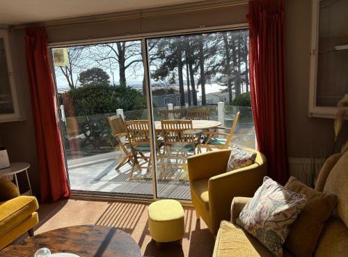 Robins Lodge by the sea