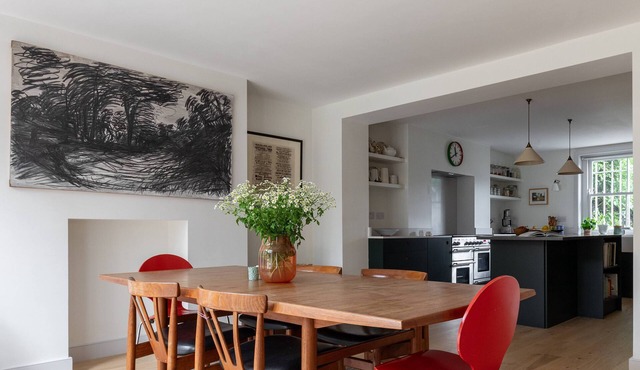Rochester Road II - Four Bedroom House, Sleeps 6