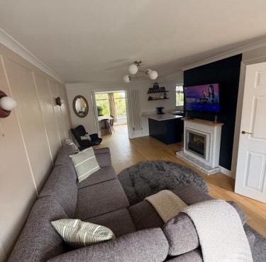 Rock House 4 Bed 3 Bedroom SKY Oundle Peterborough