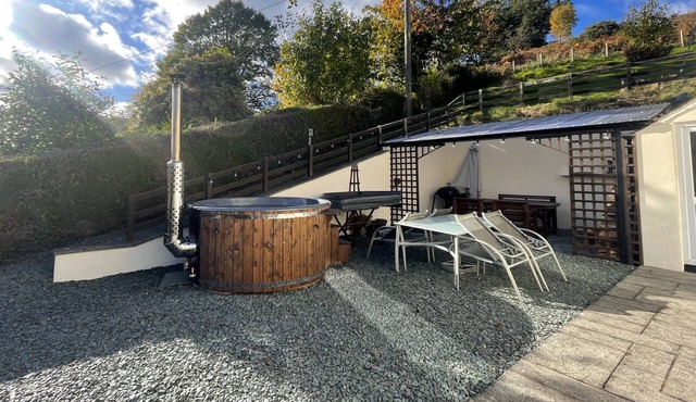 Rock Lynn - a bungalow that sleeps 4 guests in 2 bedrooms