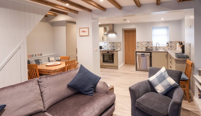 ROCKFISH COTTAGE, family friendly, with open fire in Staithes