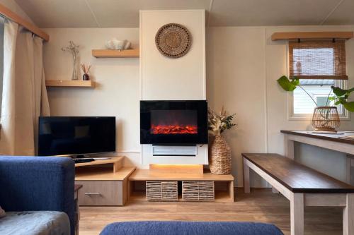 Rockley Park - Coral