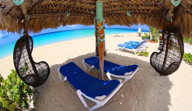Rollezz Villas Beach Resort