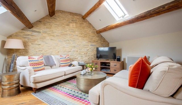 Romantic one bedroom self catering accommodation in the Cotswolds - The Hayloft
