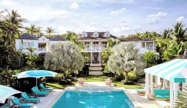Rosalita House - Fully staffed with Chef, Butlers and Boat with Captain
