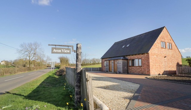 ROSE COTTAGE, family friendly, with a garden in Welford-On-Avon