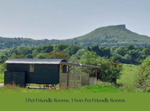 Roseberry Retreat, Shepherd's Huts with Hot Tub