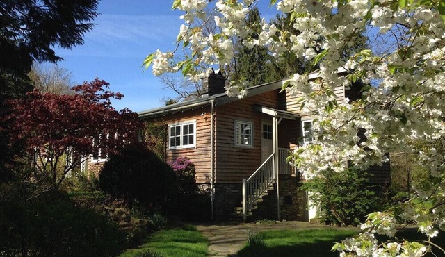 ROSEWOOD BY THE RIVER, family friendly, with open fire in Ambleside