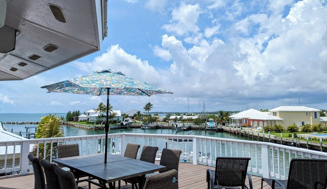 Round Here a 3-bedroom house in delightful Marsh Harbour with cool AC