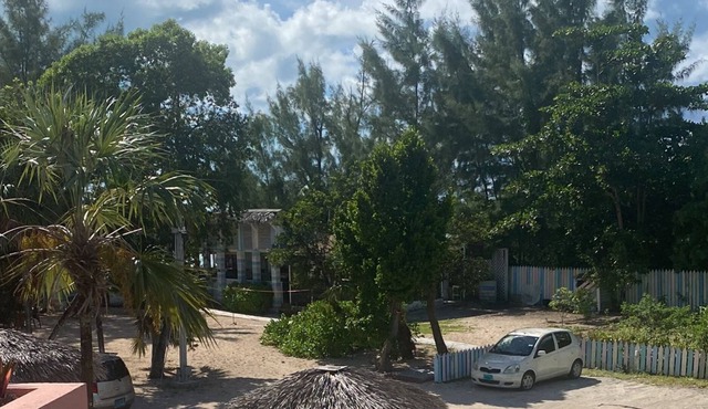 San Salvador Villa,10 mins from the Airport, On the Beach
