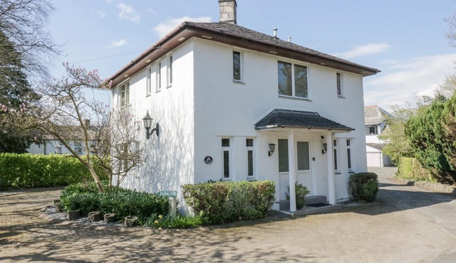 SANDOWN, pet friendly, with a garden in Bowness-On-Windermere