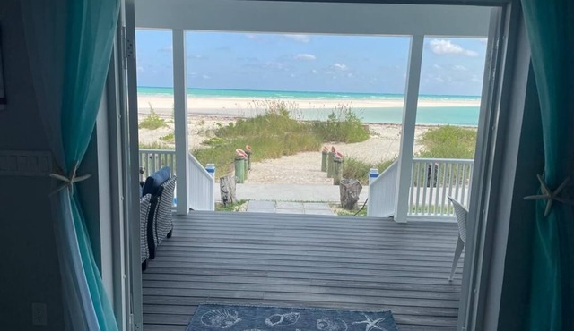 Sandy & Salty Beach Cottage