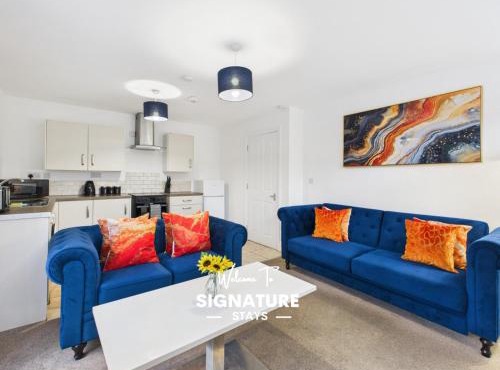 Saxon Home by Signature Stays - Pool & Gym Access - Parking