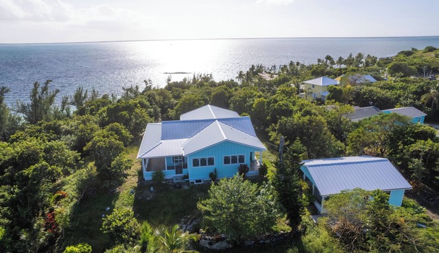 Sea Bird 3/3 Overlooking the Sea of Abaco with Private Beach & dock access