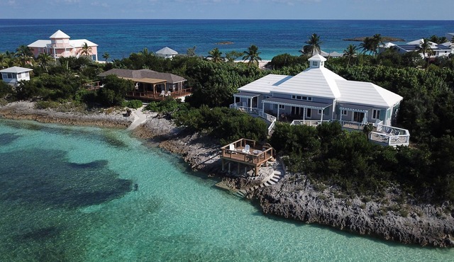 Sea Breeze: A Modern Waterfront Oasis with Unparalleled Views