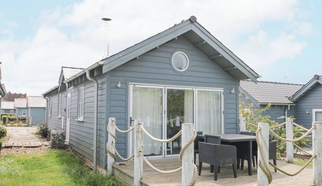 SEA BREEZE, pet friendly, luxury holiday cottage, with pool in Filey