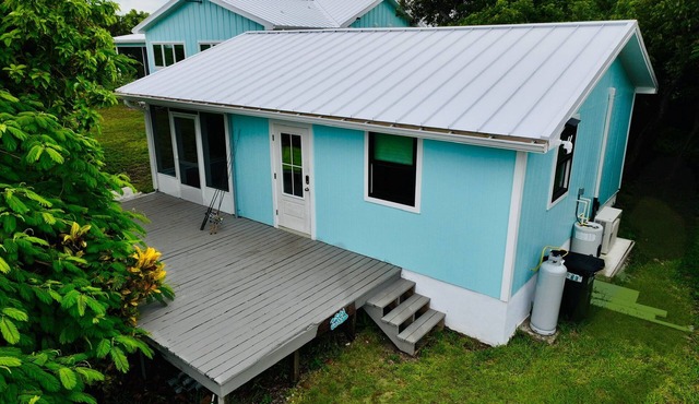 Sea cottage 2/1 in white sound on GTC Abaco Bahamas full kitchen, AC & WiFi