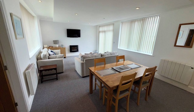 Seadale Lodge- Holiday rental that sleeps 4-6 people with superb view of Filey