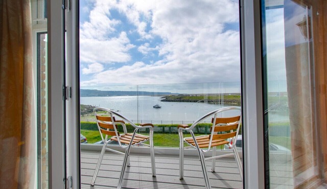 Seafarer - Three Bedroom House, Sleeps 6