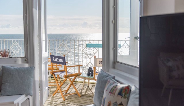 Seagulls by Bloom Stays - sleeps 8 guests in 4 bedrooms