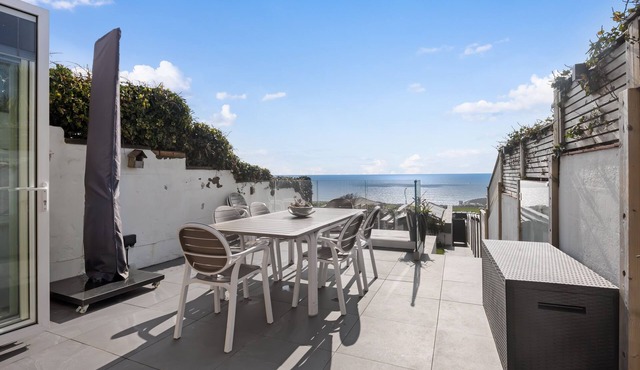 Seapoint House with 12ft swim spa/hot tubTranquil 3-bedroom house Brighton