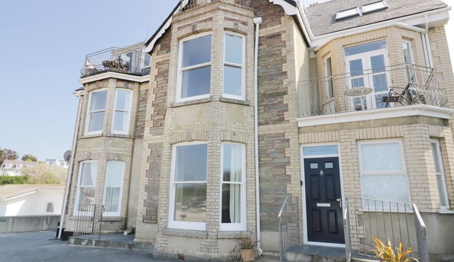 SEASHORE HOUSE, family friendly, country holiday cottage in Porth