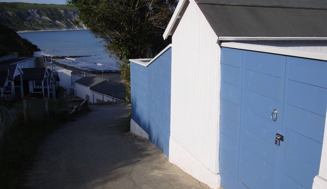 Seaside two bedroom flat with parking opposite path onto beach