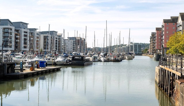 Seaview 2-bed With Private Parking, Portishead