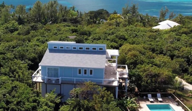 Secluded 3 bedroom Pool, Sunset Views, A/C, Dog Friendly above the Jungle Canopy