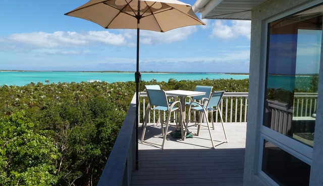 Secluded & Quiet Beachfront Home w/Beautiful View on Lochabar Bay. Family fun!