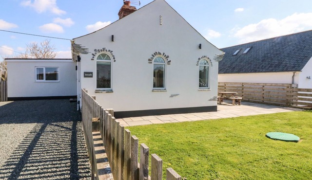 SENAFE, pet friendly, country holiday cottage in Widemouth Bay