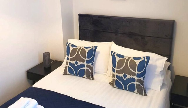 Serene 2Bedroom/1Bathroom Flat with FREE WIFI and PARKING