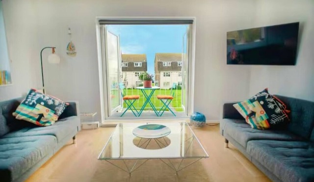 Serenity - Sea View Duplex - close to the gorgeous scenic town