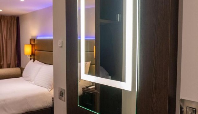 SHARNBROOK INN self contained guest unit AIR CONDITIONED Santa Pod
