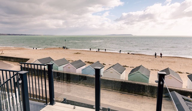 Shearwater - A luxury front line lodge on Sandhills Holiday Park Mudeford