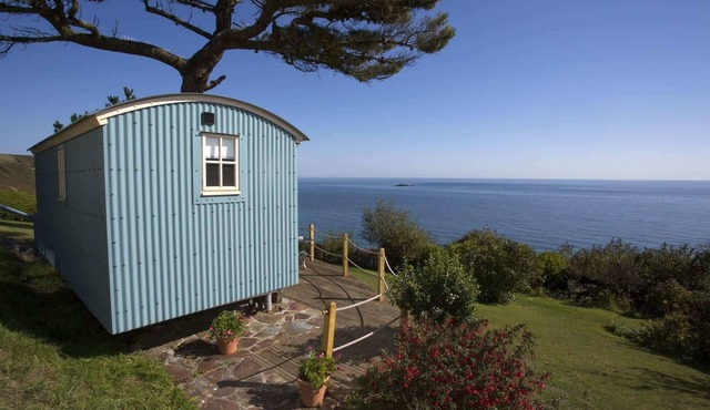 Shepherd's Hut Gorran Haven, Panoramic Ocean Views