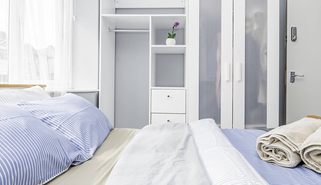 Shirley House 2 Guest House Self Catering by Southampton General Hospital