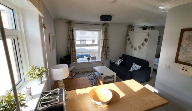 Sidmouth apartment perfect for beach and town