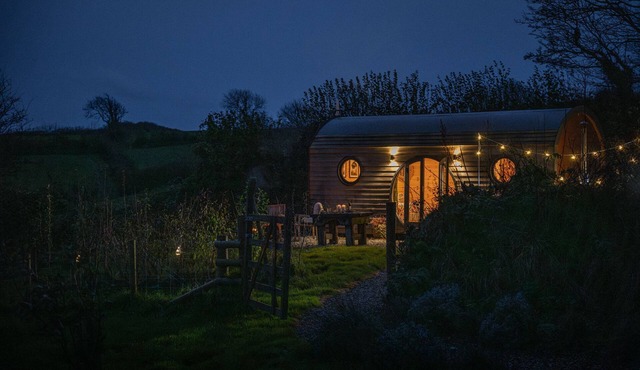 Silver Moon - a cabin that sleeps 2 guests