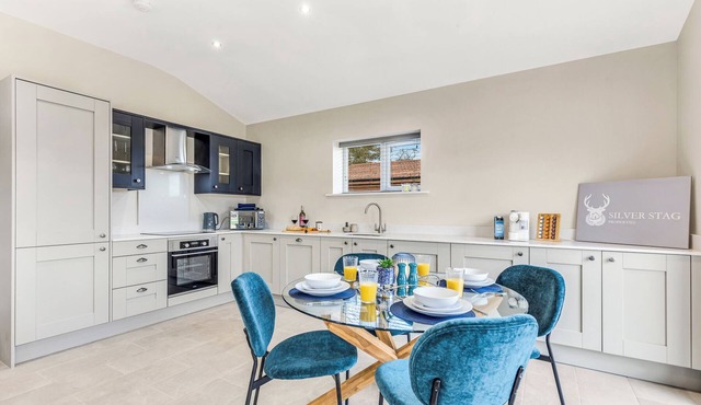 Silver Stag Properties, 2 BR Limestone Lodge