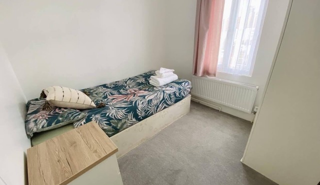 Single Bedroom in Sudbury Hill Wembley - 10 mins from Wembley Stadium