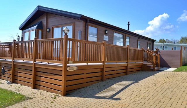 Sirona Lodge. Percy Woods