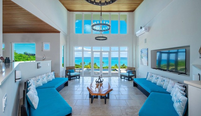 Sky Beach Club Vine House - Contemporary Beach Villa, Pool