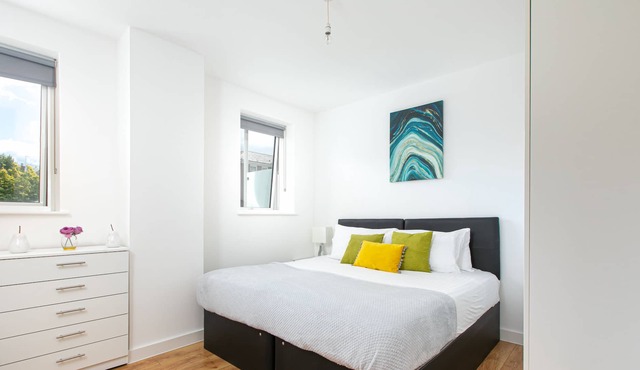 SKYVILLION - 4BED HOUSE WITH GARDEN + PARKING NEAR The Galleria+University